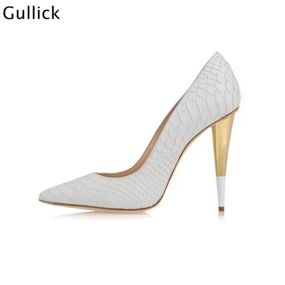 Manufacturers size 39 ;heel to toe 9,65/ US8,5 . - Picture 1 of 4